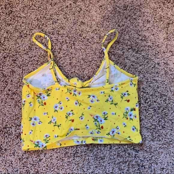 yellow floral crop top - Picture 4 of 4